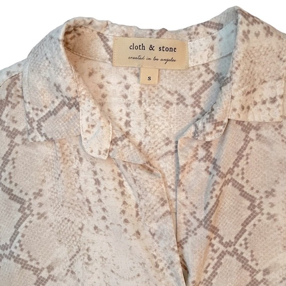 𝅺CLOTH and‎ Stone Snake Print Button Down shirt Size S - Picture 7 of 10